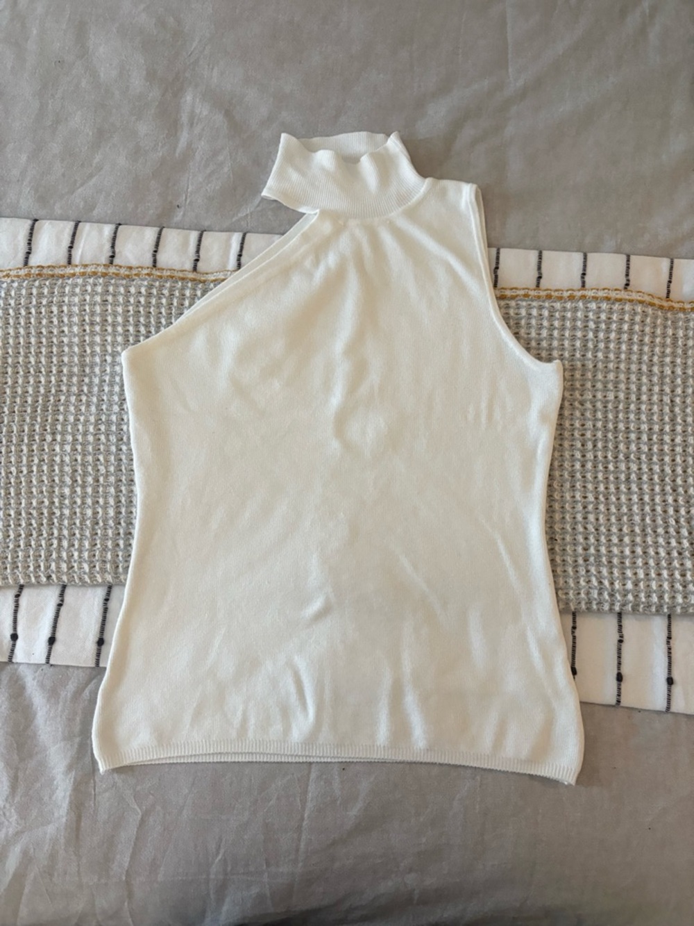 superdown Knit Sleeveless Mock Neck Top